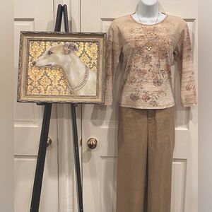 Skinny Minnie beige tee shirt with a printed design with sequin accents